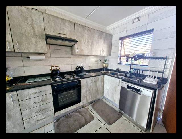 3 BEDROOM TOWNHOUSE FOR SALE IN GOEDEBURG